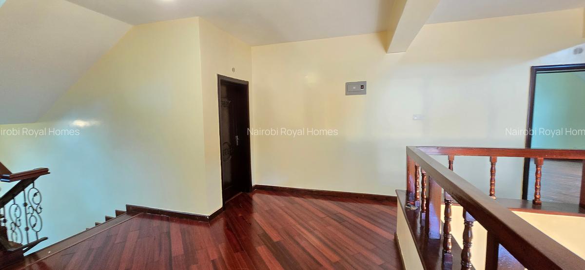 5 Bed Townhouse with En Suite at Lavington Green - 12