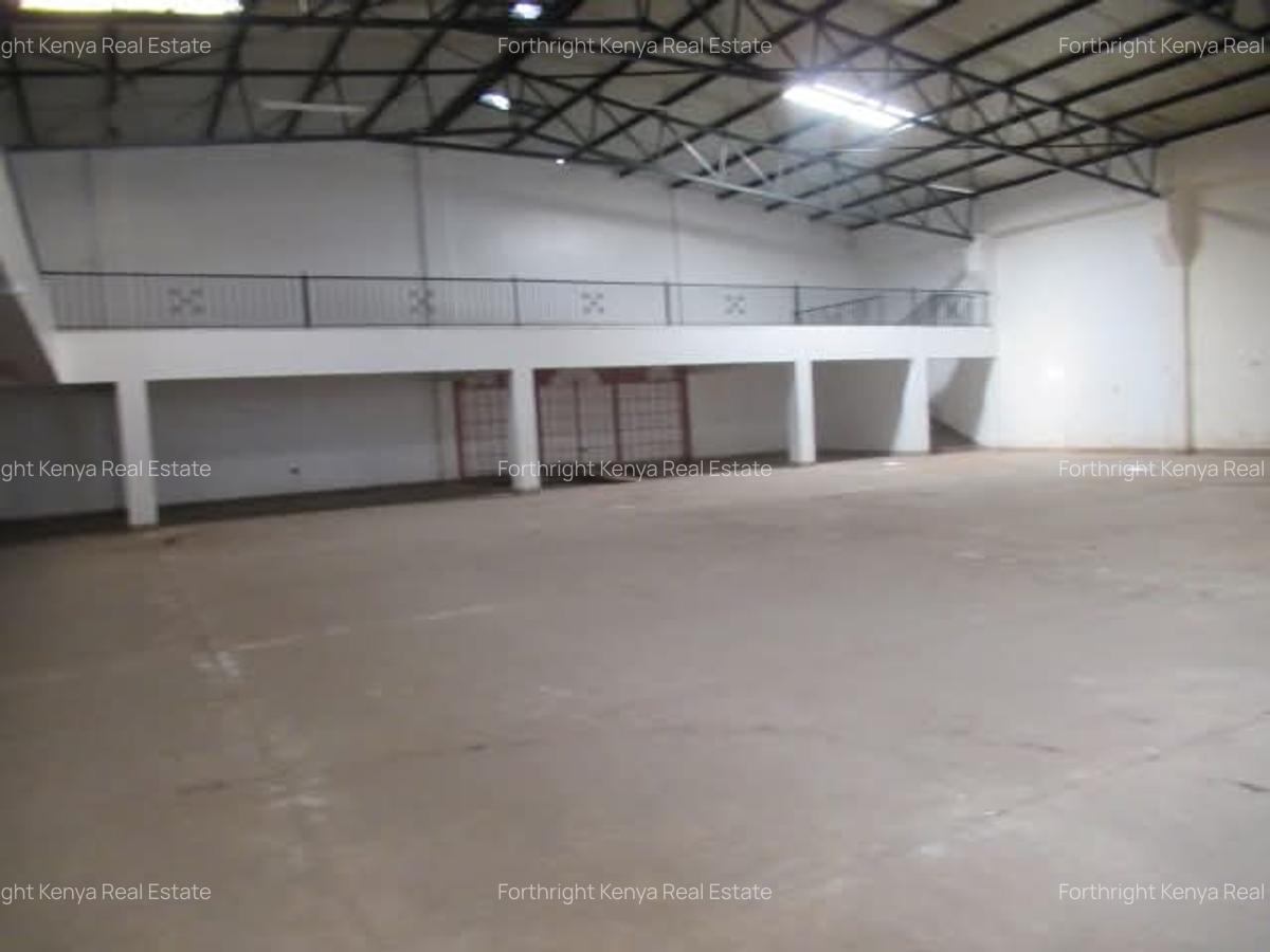 14,000 m² Warehouse in Industrial Area - 1