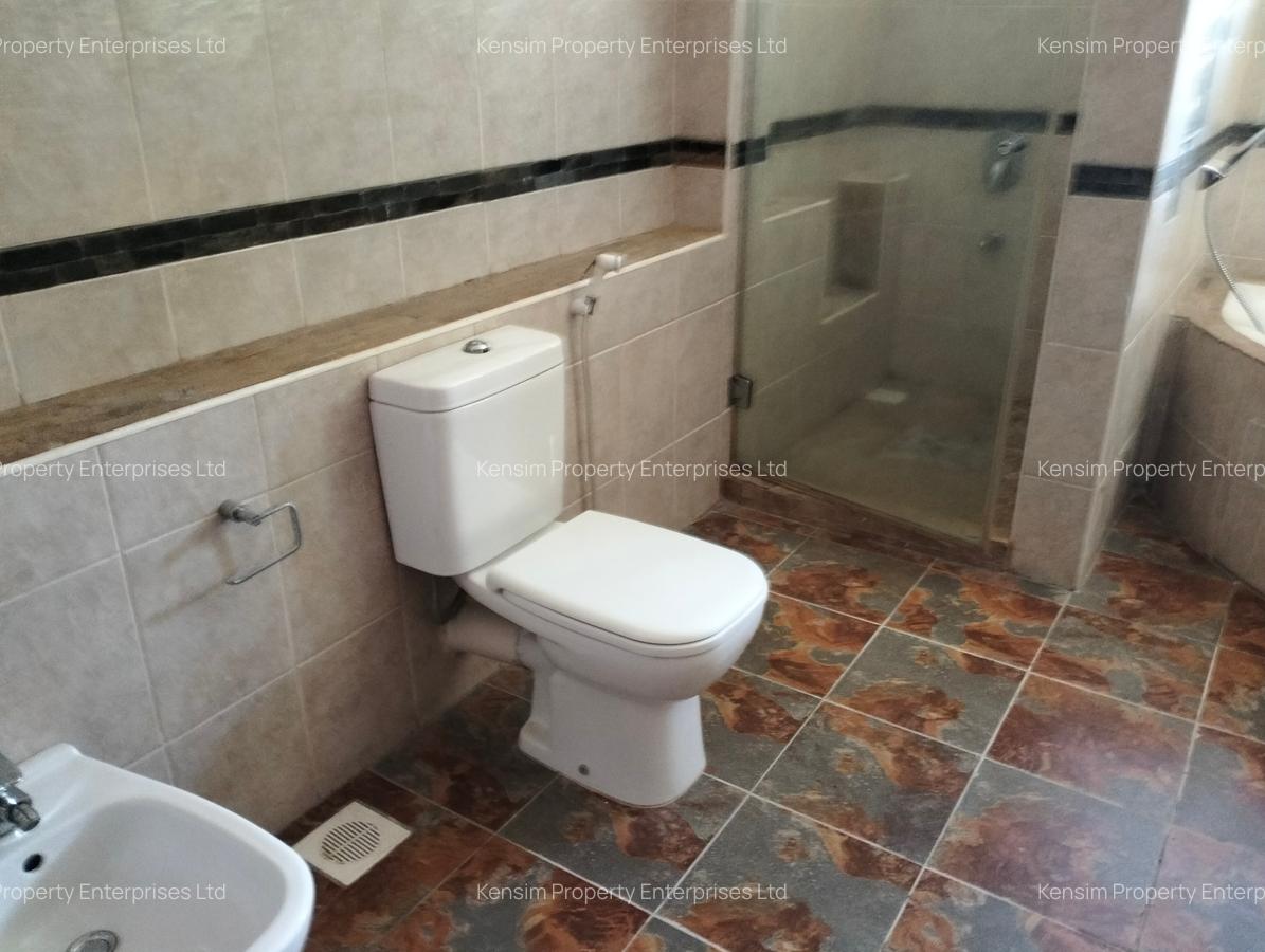 4 Bed Townhouse with En Suite in Spring Valley - 9