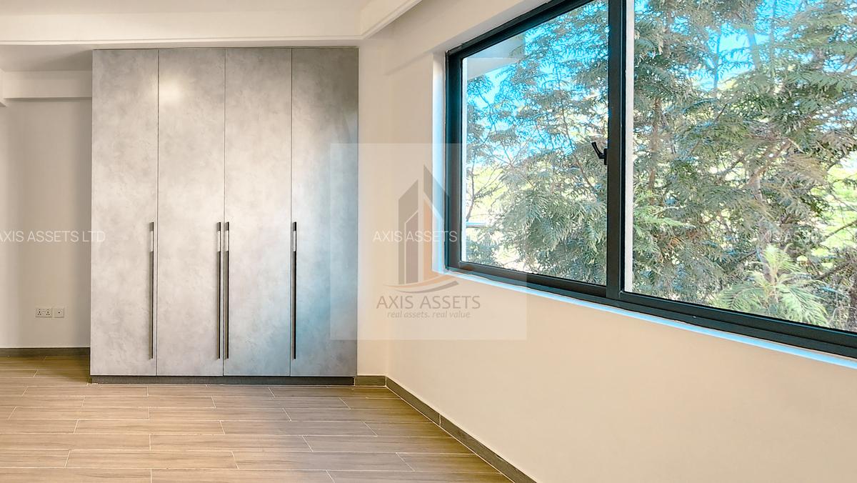 2 Bed Apartment with En Suite at Riverside Drive - 16