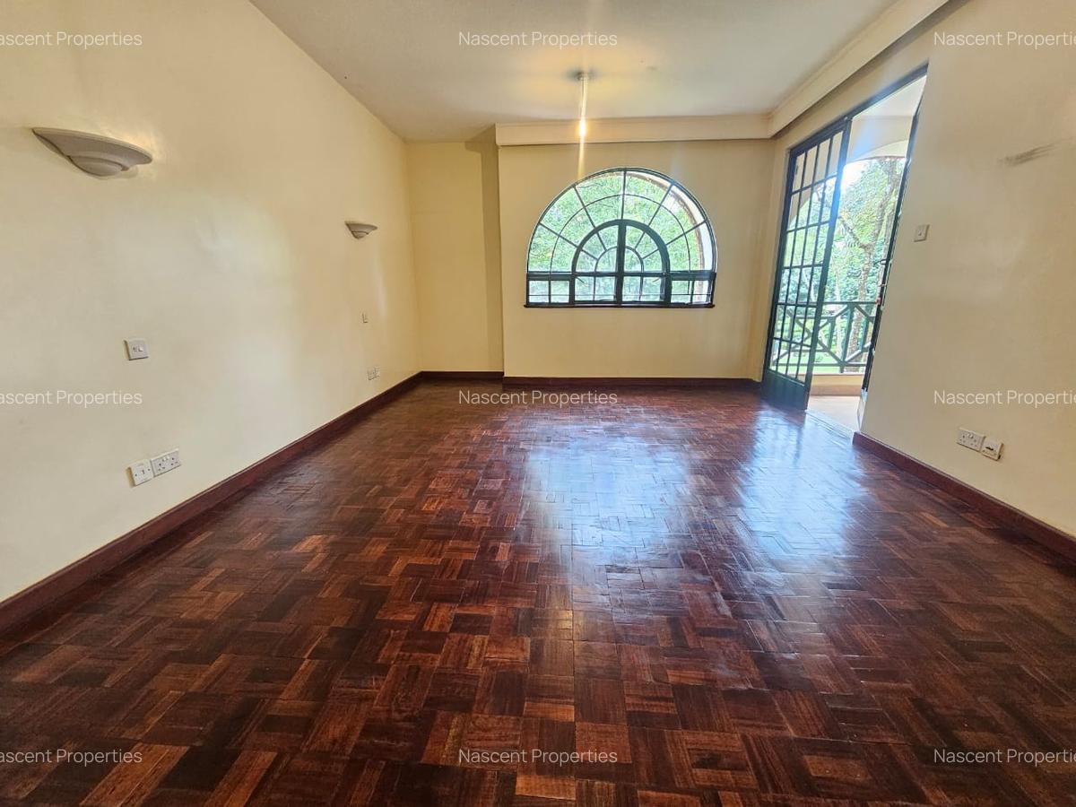 4 Bed Apartment with En Suite in Riverside - 9