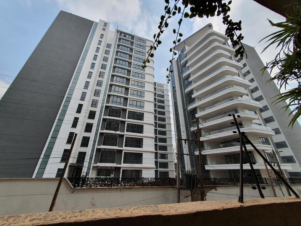 5 Bed Apartment with En Suite in General Mathenge - 1