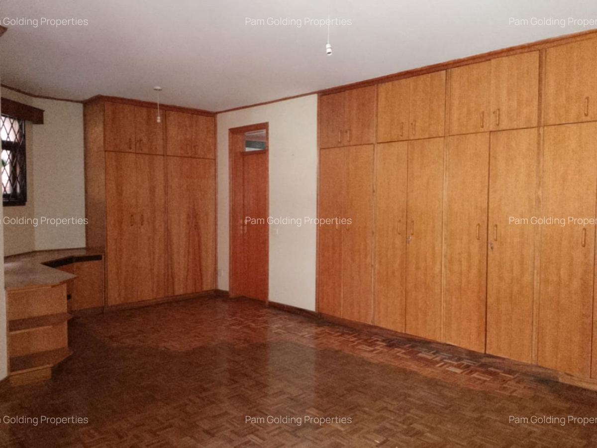 4 Bed Apartment with En Suite in Kilimani - 11