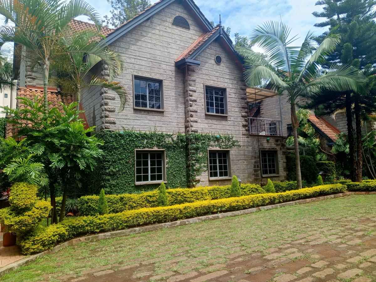 4 Bed Villa with En Suite in Lavington - 19