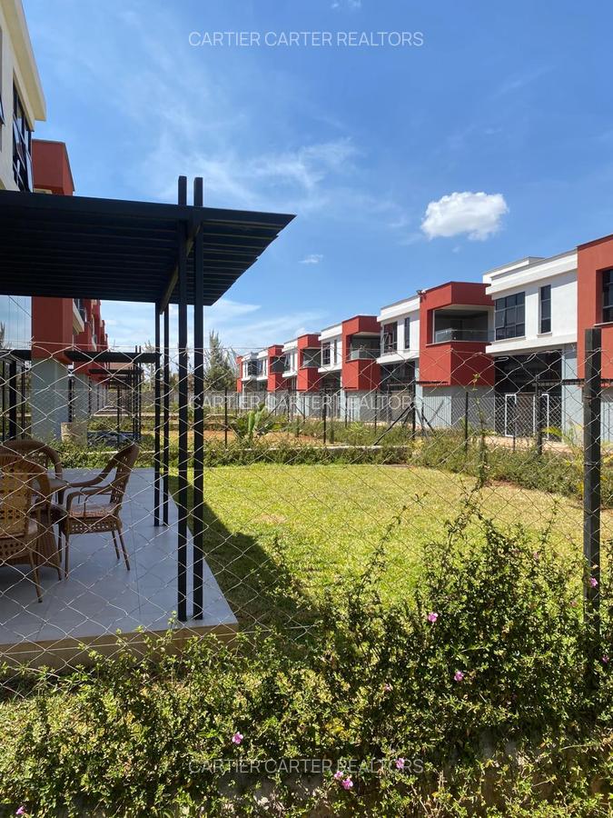 4 Bed House with En Suite in Membley - 2