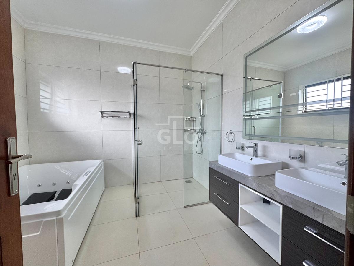 4 Bed House with En Suite in Karen - 12