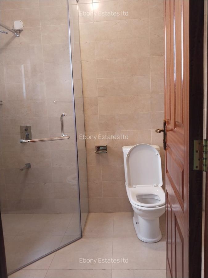 5 Bed Townhouse with En Suite in Lavington - 14