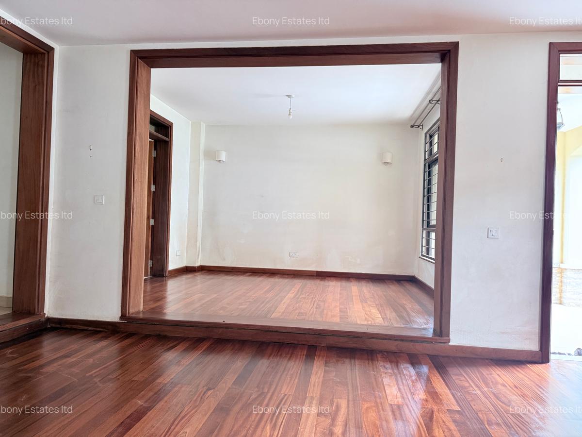 5 Bed Townhouse with En Suite in Lavington - 13