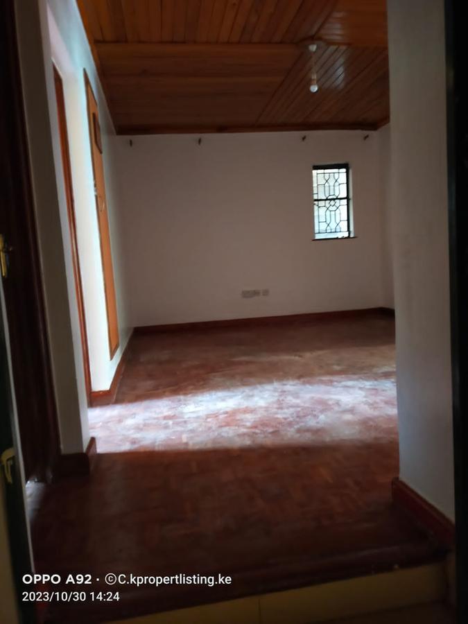 5 Bed Townhouse with En Suite in Lavington - 11