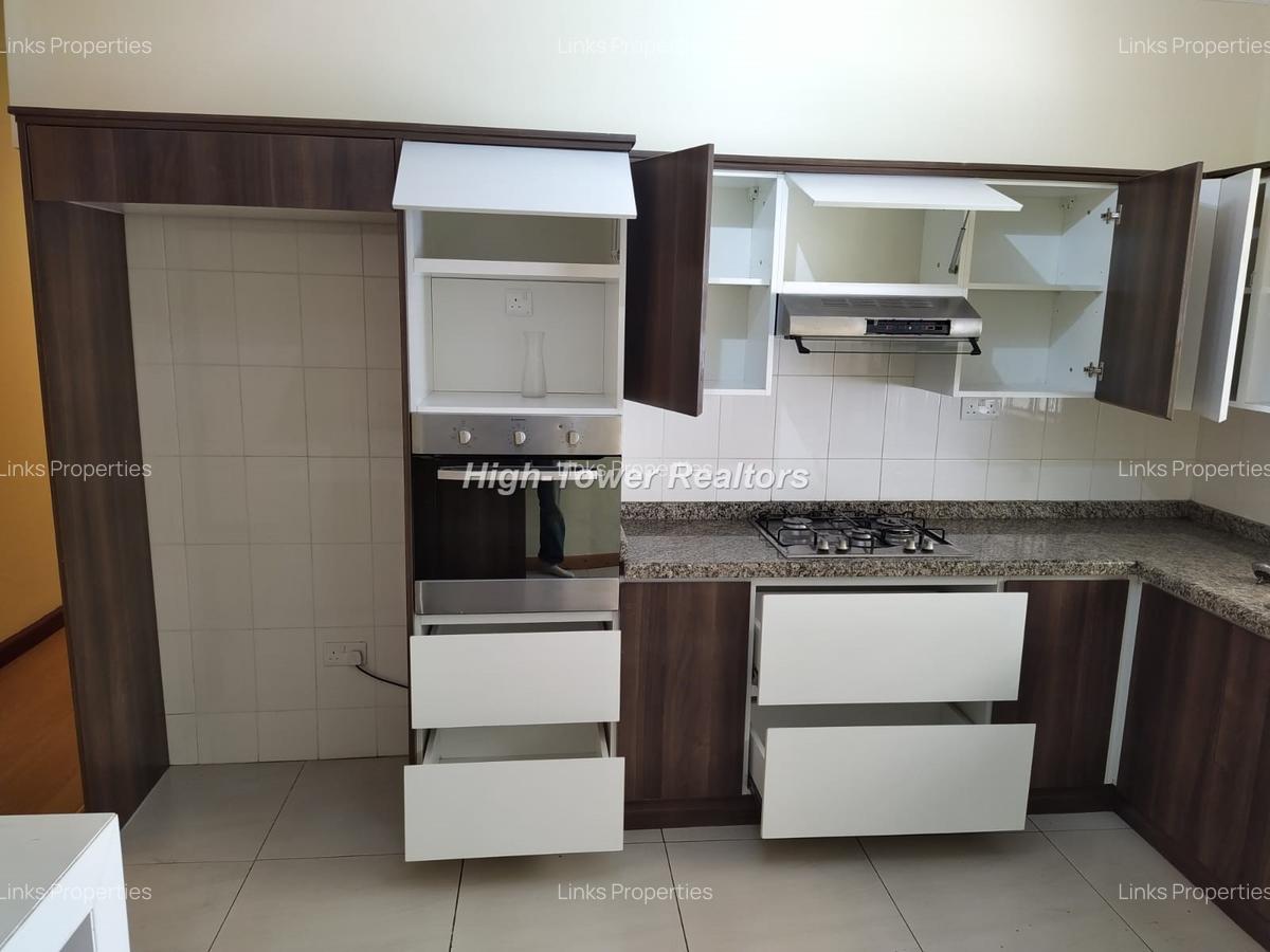 3 Bed House with En Suite at Karen Road - 16