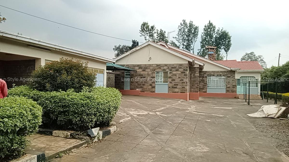 4 Bed Townhouse with Staff Quarters in Redhill - 1