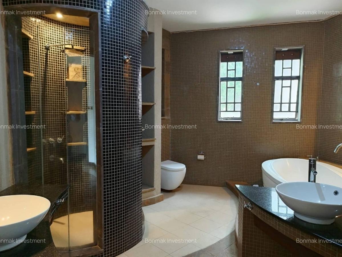 4 Bed Townhouse with En Suite at Lakeview Estate. - 9