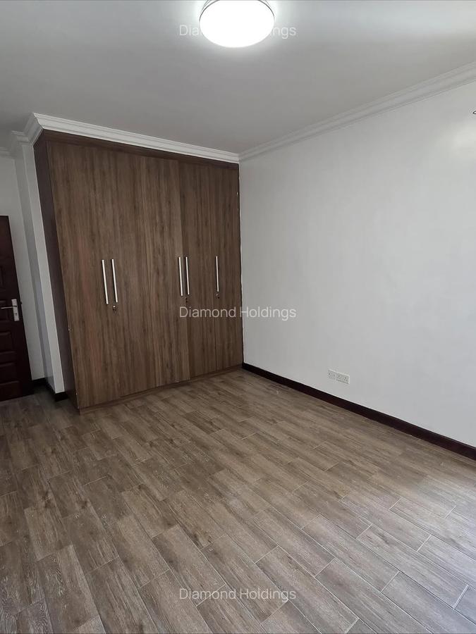 3 Bed Apartment with En Suite at Parklands - 8