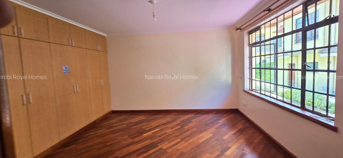 4 Bed Townhouse with En Suite at Lavington Green - 15