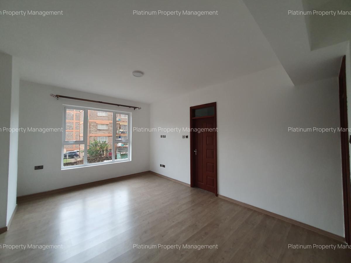 3 Bed Apartment with En Suite in Parklands - 13