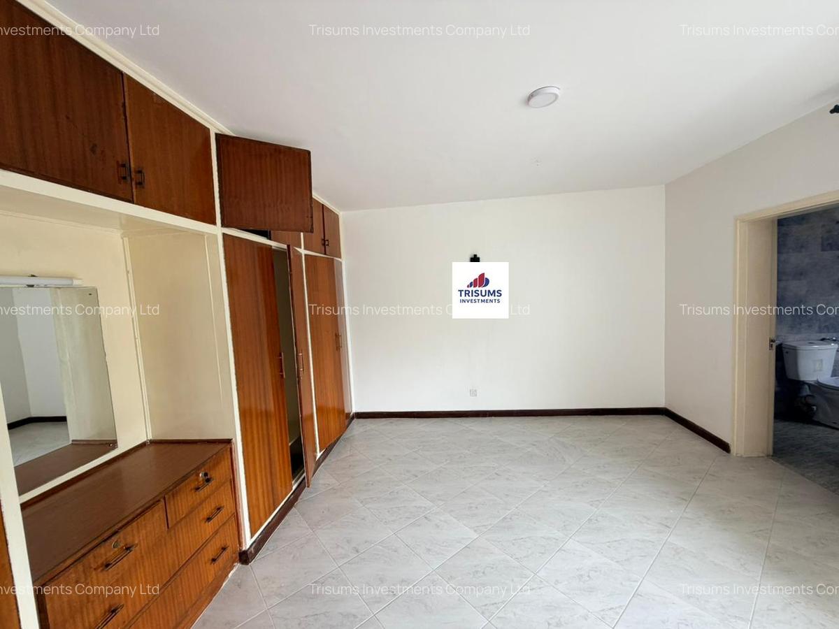 4 Bed Townhouse with En Suite in Westlands Area - 11