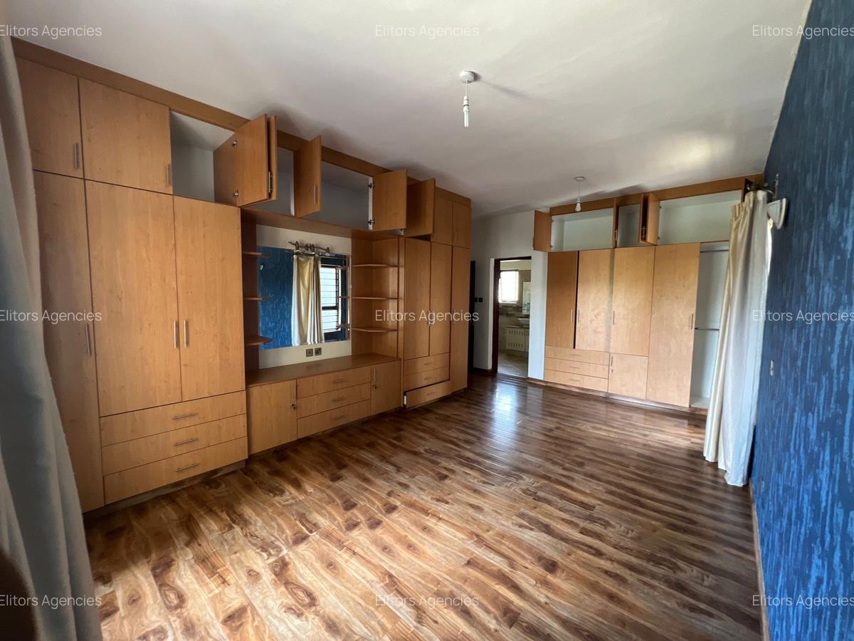 2 Bed Apartment with En Suite at Raphta Road - 15