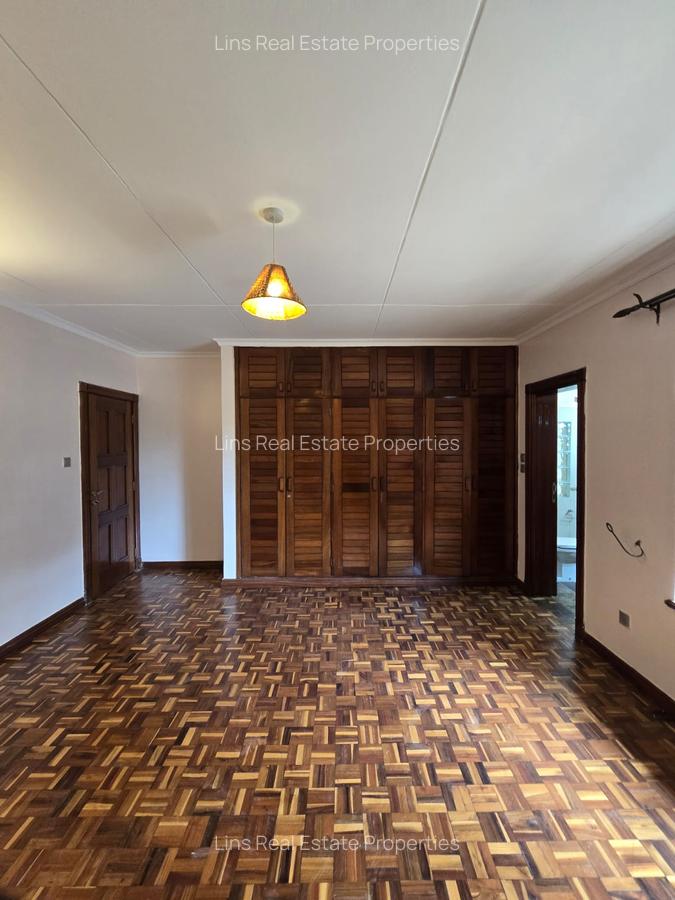 4 Bed Townhouse with En Suite in Spring Valley - 19