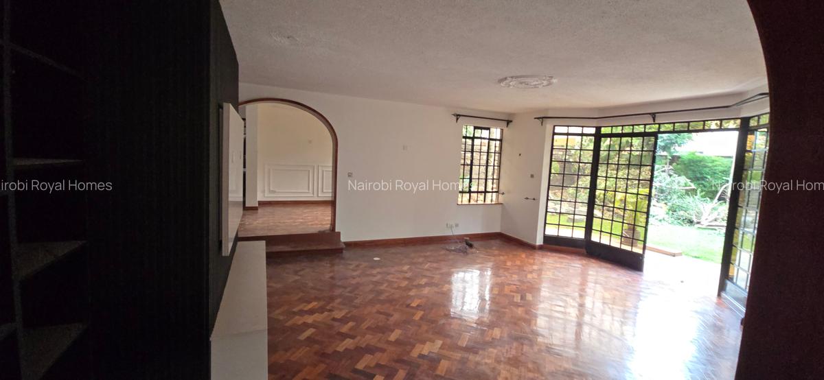 5 Bed Townhouse with En Suite at Lavington Green - 12