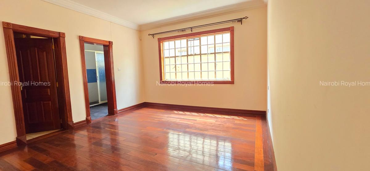5 Bed Townhouse with En Suite at Lavington Green - 18