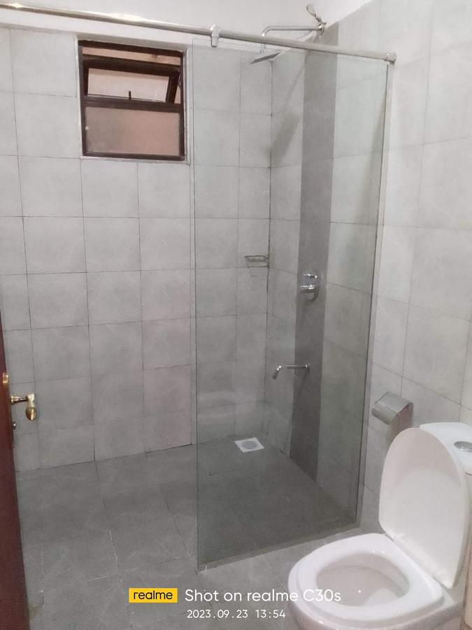 3 Bed Apartment with En Suite at Gateway Mall - 10