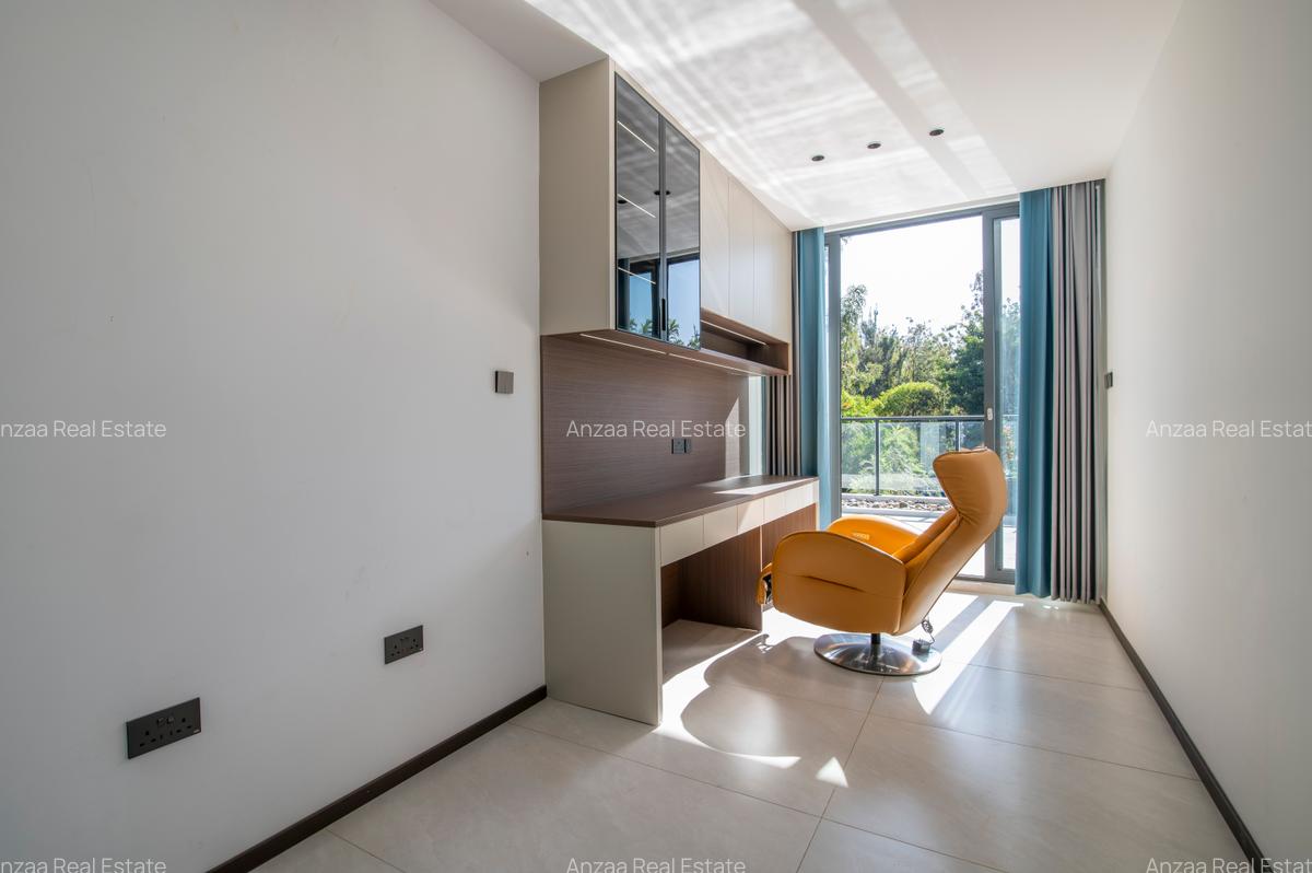 5 Bed Villa with En Suite at Jacaranda Avenue - 16