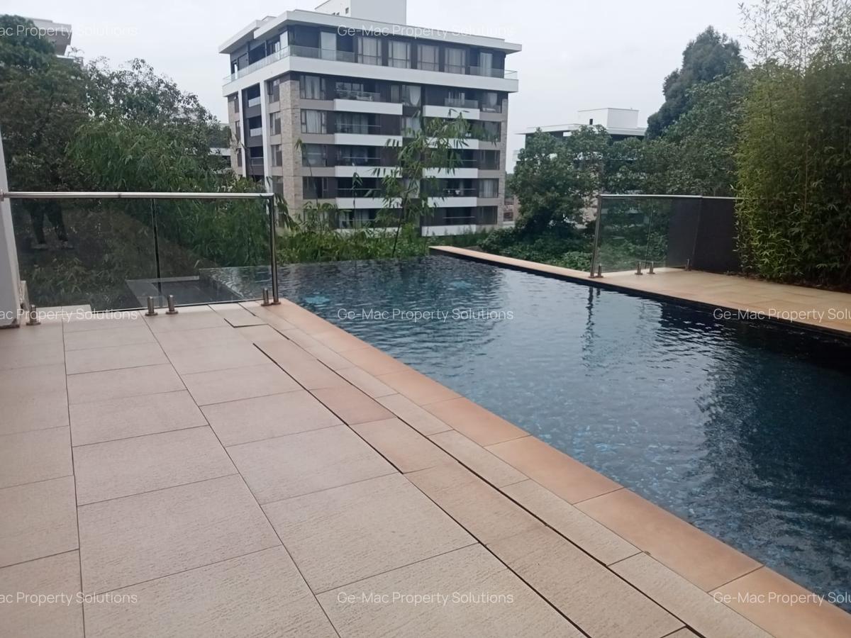 2 Bed Apartment with En Suite in Rosslyn - 1