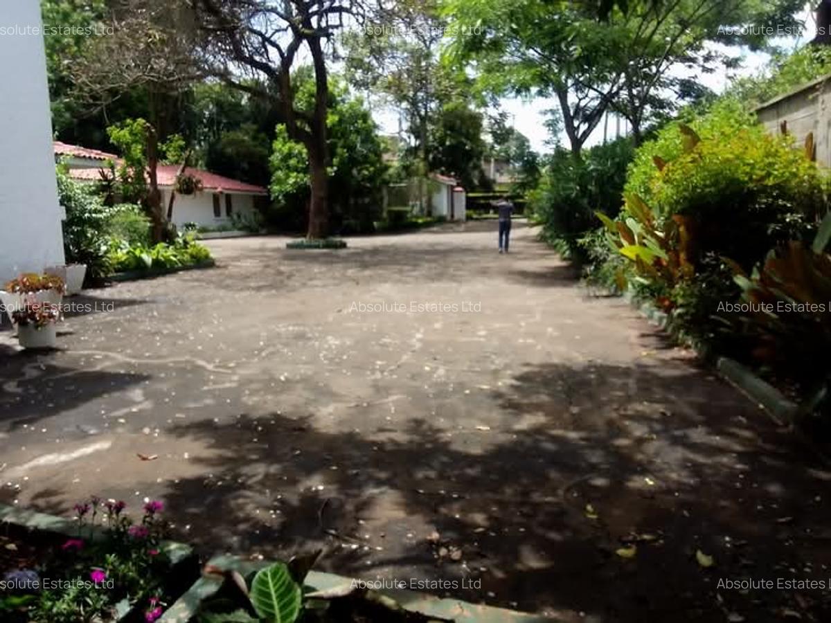 4 Bed Villa with En Suite in Muthaiga - 4