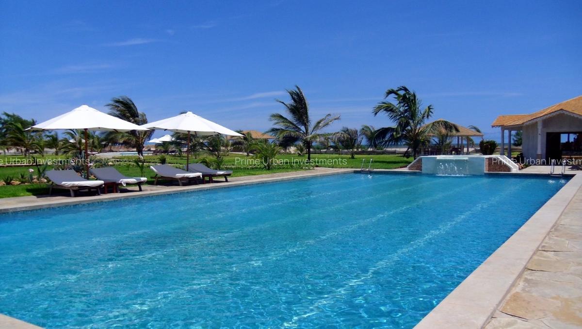 2 Bed Villa with En Suite at Ocean Beach Resort Malindi - 5