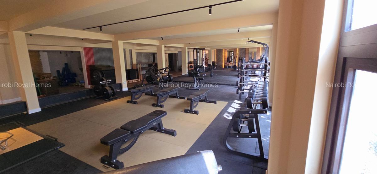 4 Bed House with En Suite at Palm Valley - 2