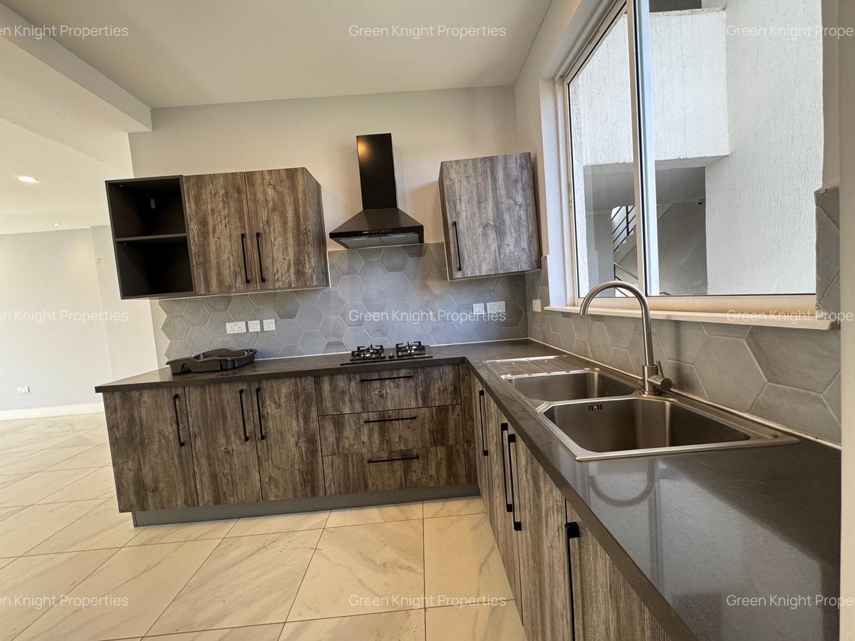 Serviced 2 Bed Apartment with En Suite in Westlands Area - 6