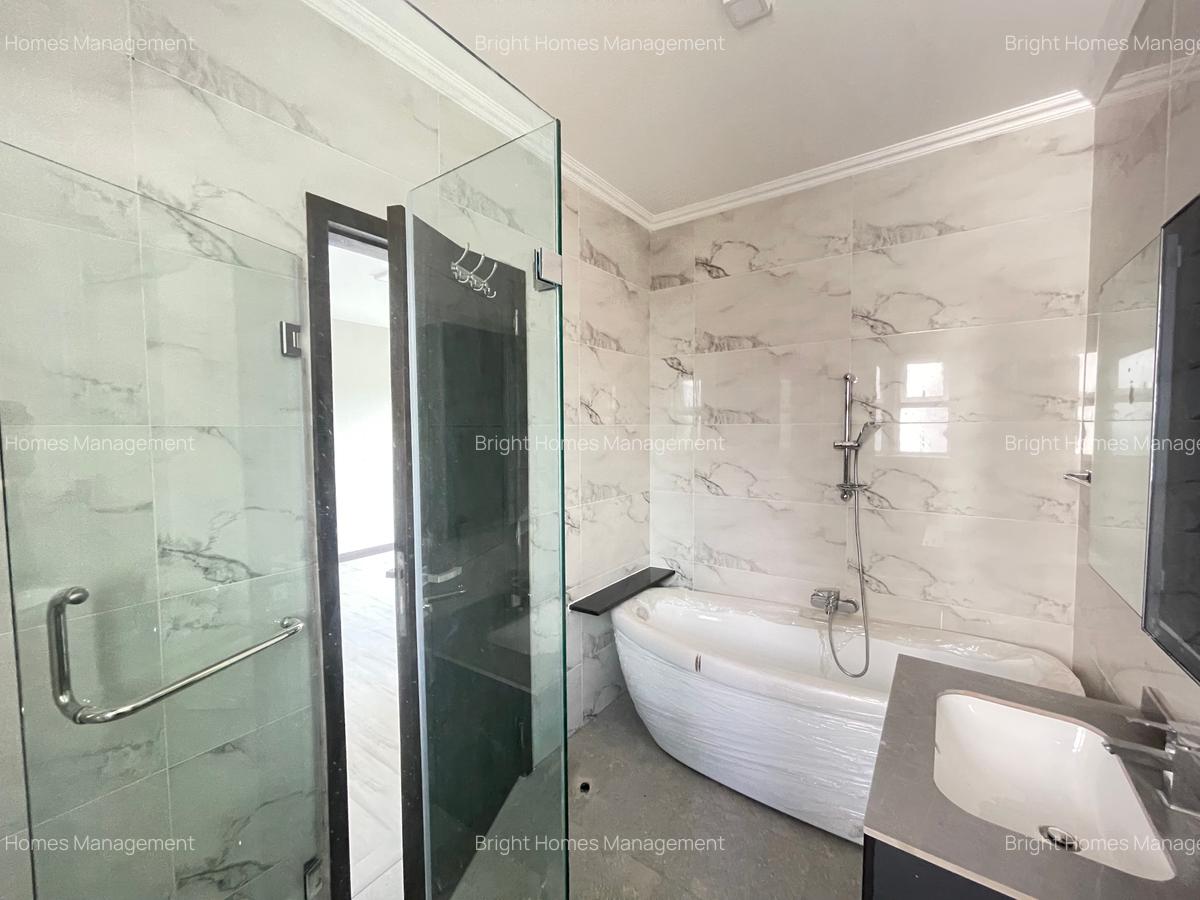 3 Bed Apartment with En Suite in Riverside - 9