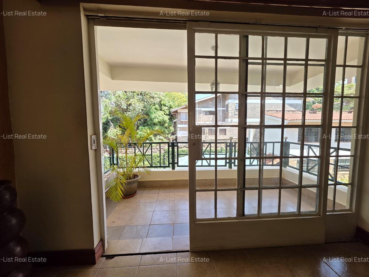 1 Bed Apartment with En Suite at Riverside Lane - 14