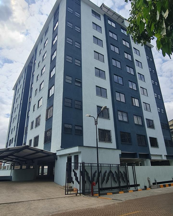 Serviced 2 Bed Apartment with En Suite at Allsops - 2