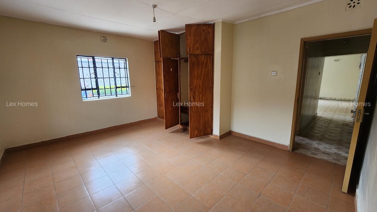 3 Bed House with En Suite at Rimpa Road - 13