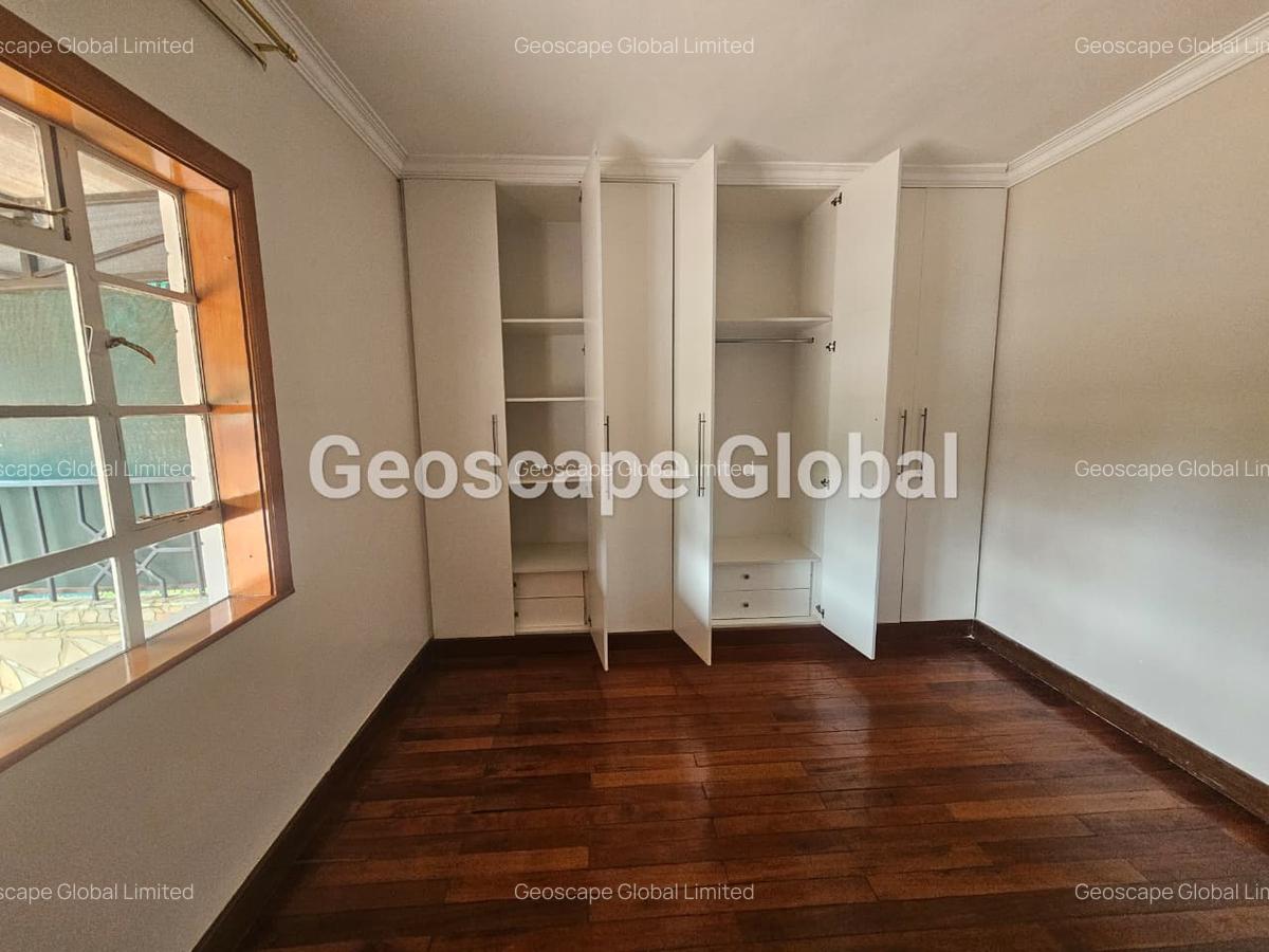 5 Bed House with En Suite in Runda - 7