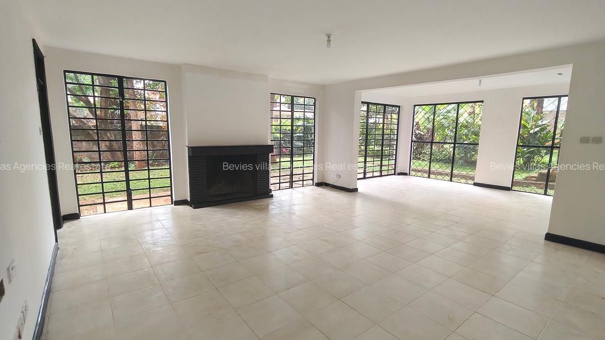4 Bed House with En Suite at Lavington - 13