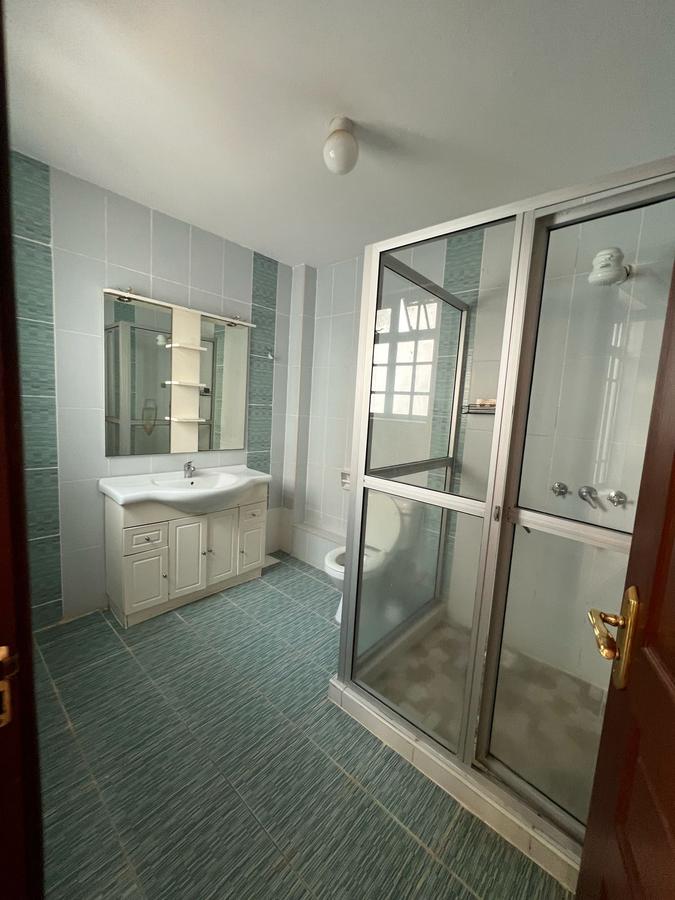4 Bed Townhouse with En Suite in Lavington - 3