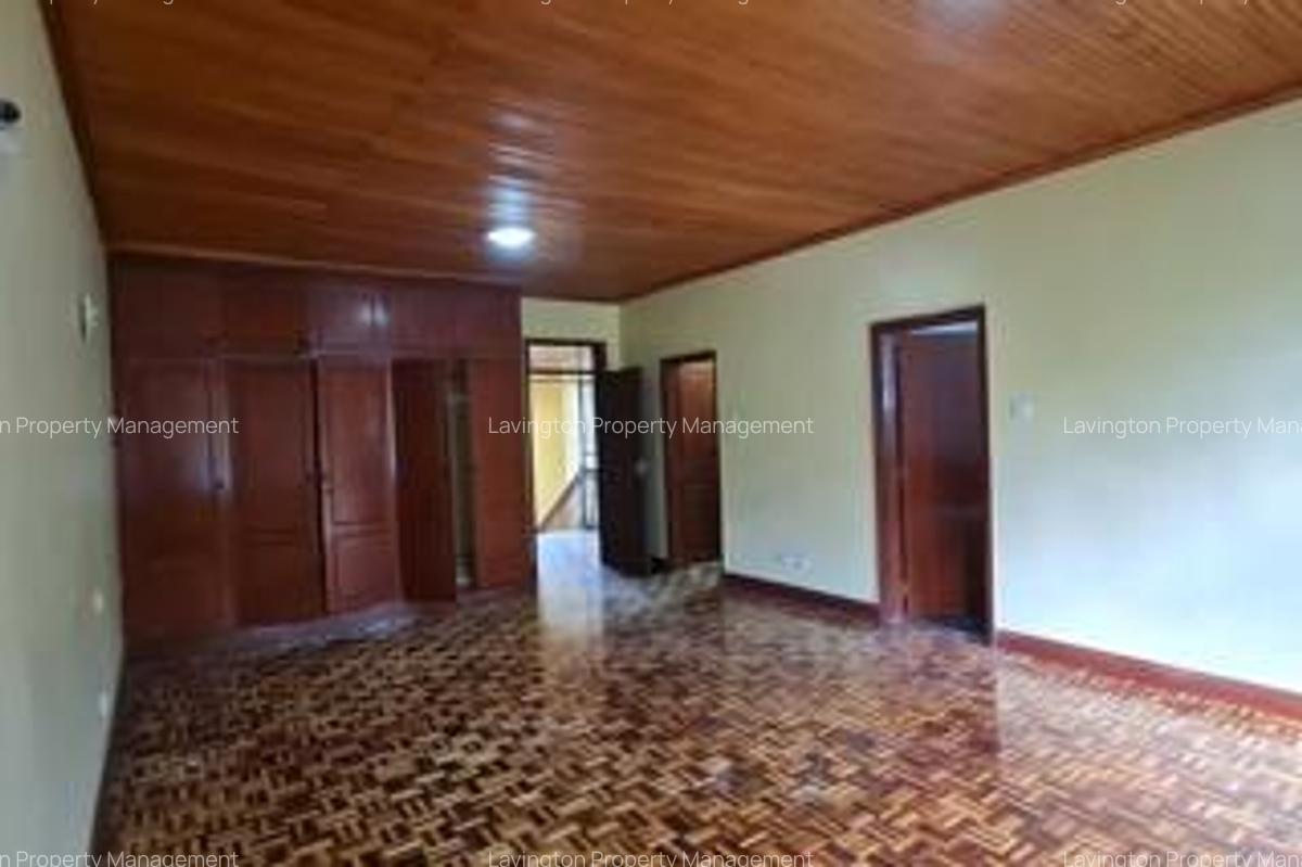 4 Bed Townhouse with En Suite at Lavington Green - 5