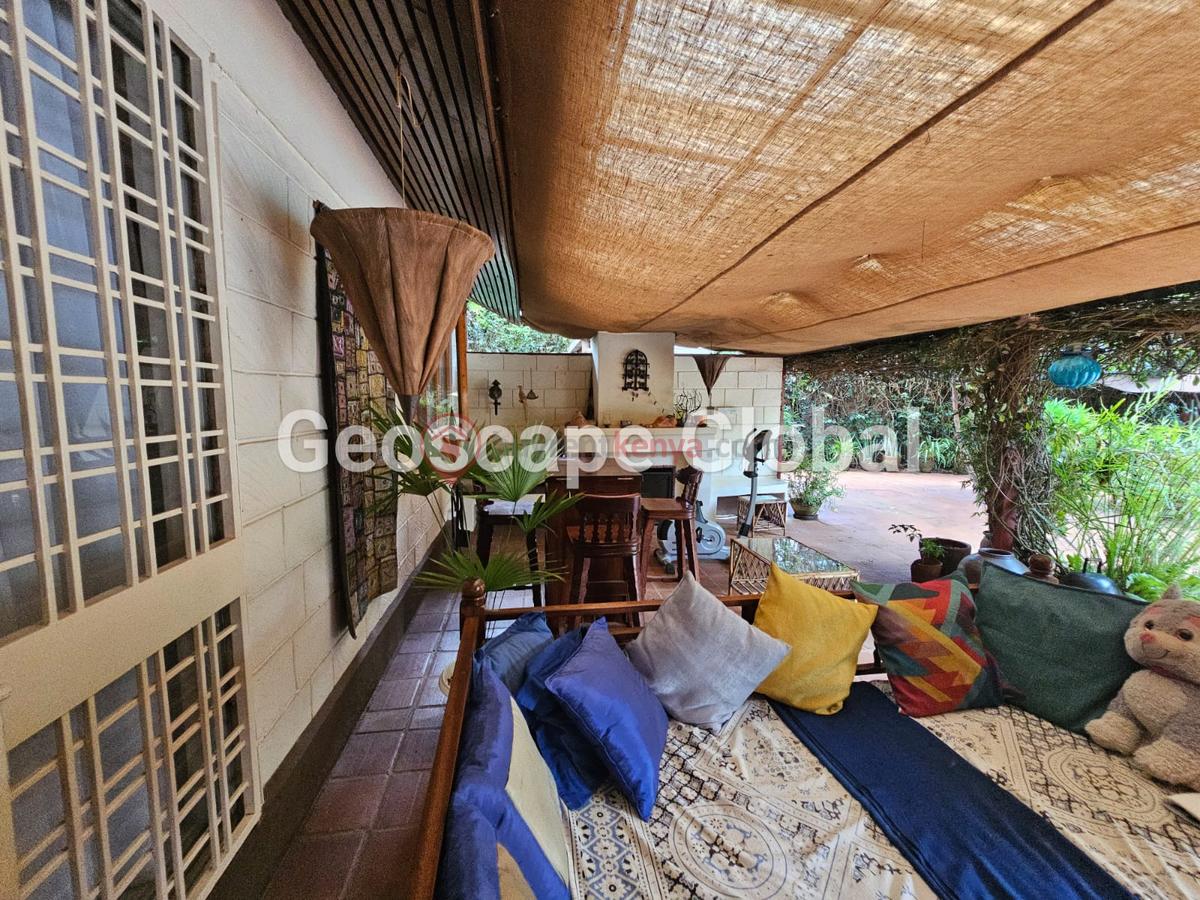 2 Bed House with En Suite in Rosslyn - 13