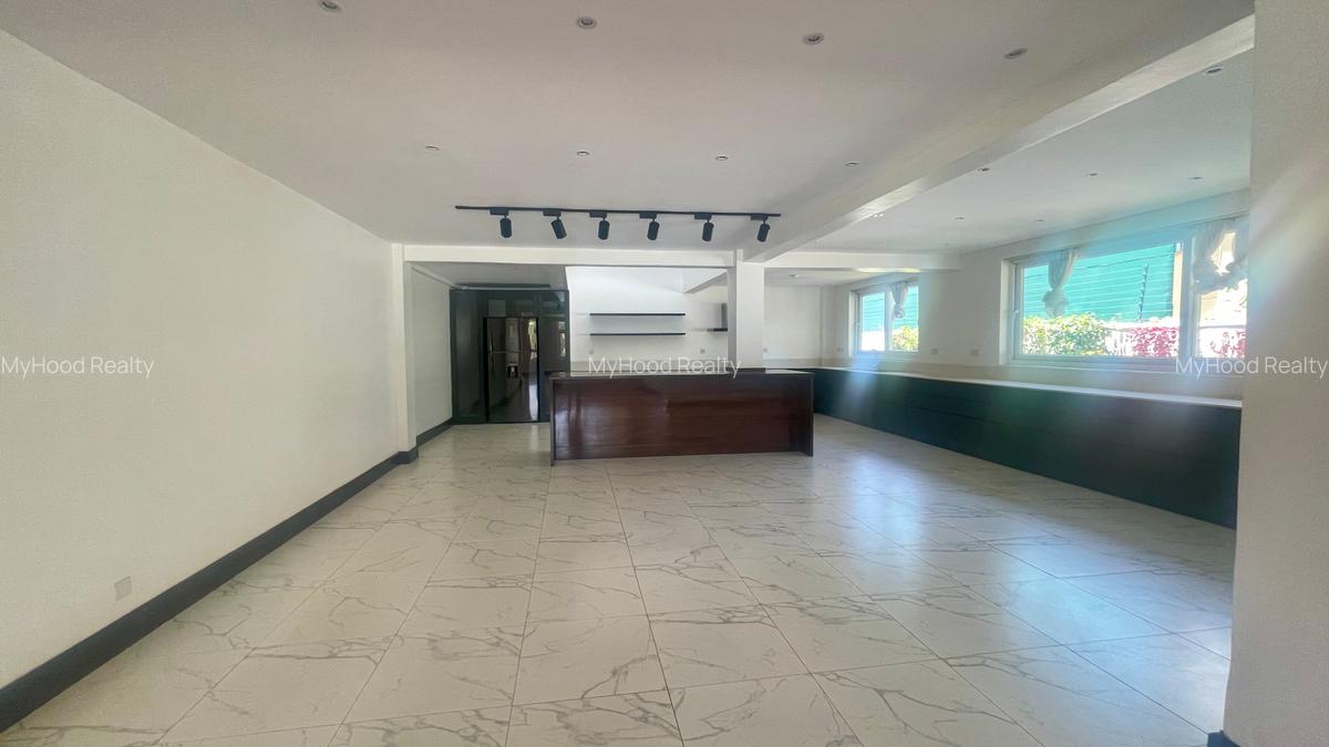 5 Bed House with En Suite in Runda - 11