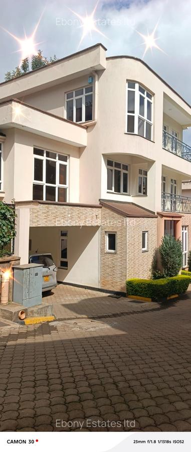 5 Bed Townhouse with En Suite in Lavington - 1