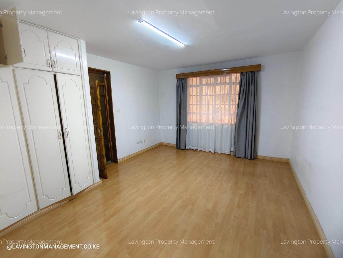 4 Bed Townhouse with En Suite at Lavington Green - 12