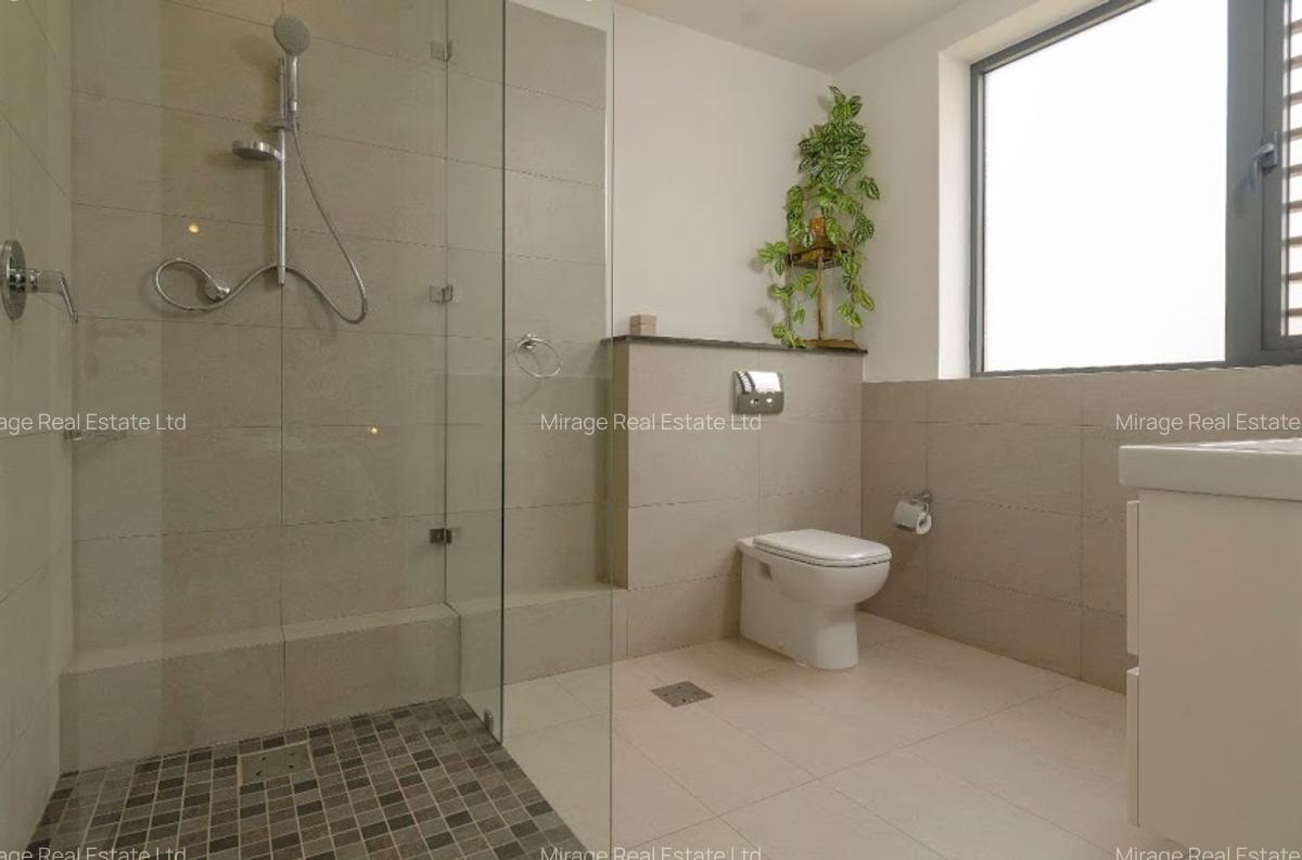 4 Bed Villa with Swimming Pool in Garden Estate - 19