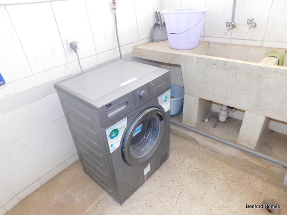 Serviced 3 Bed Apartment with En Suite in Nyali Area - 6