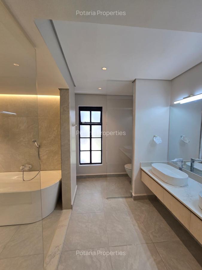 6 Bed Townhouse with En Suite in Lavington - 14