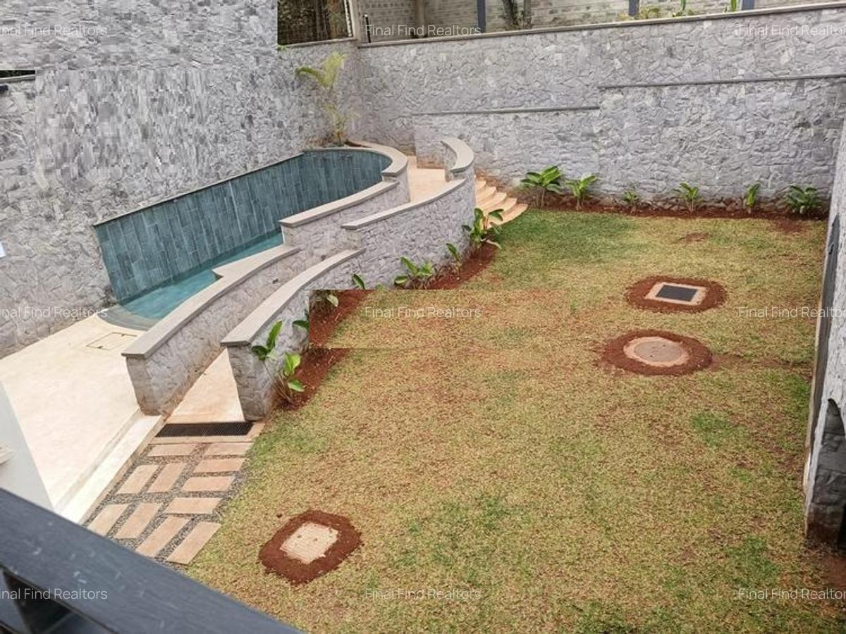 4 Bed House with En Suite in Runda - 12