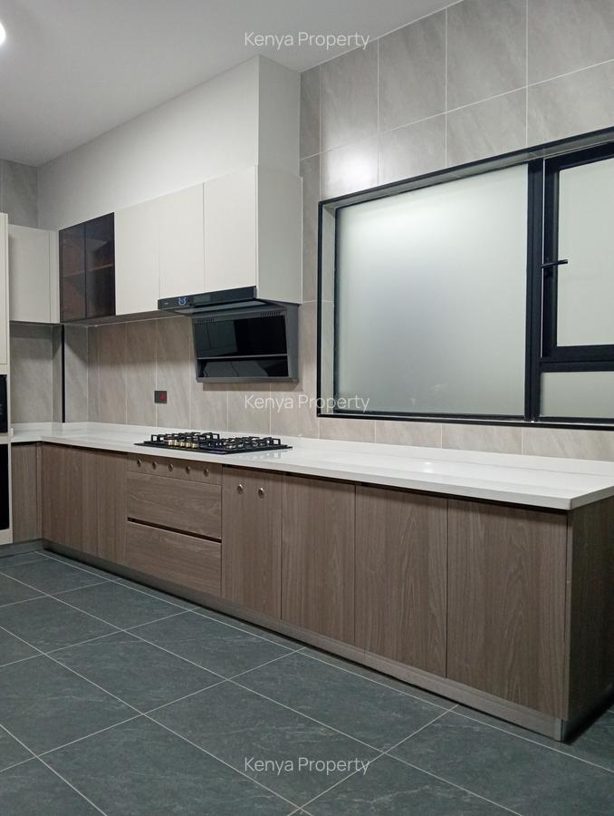 4 Bed Apartment with En Suite at Othaya Road - 16