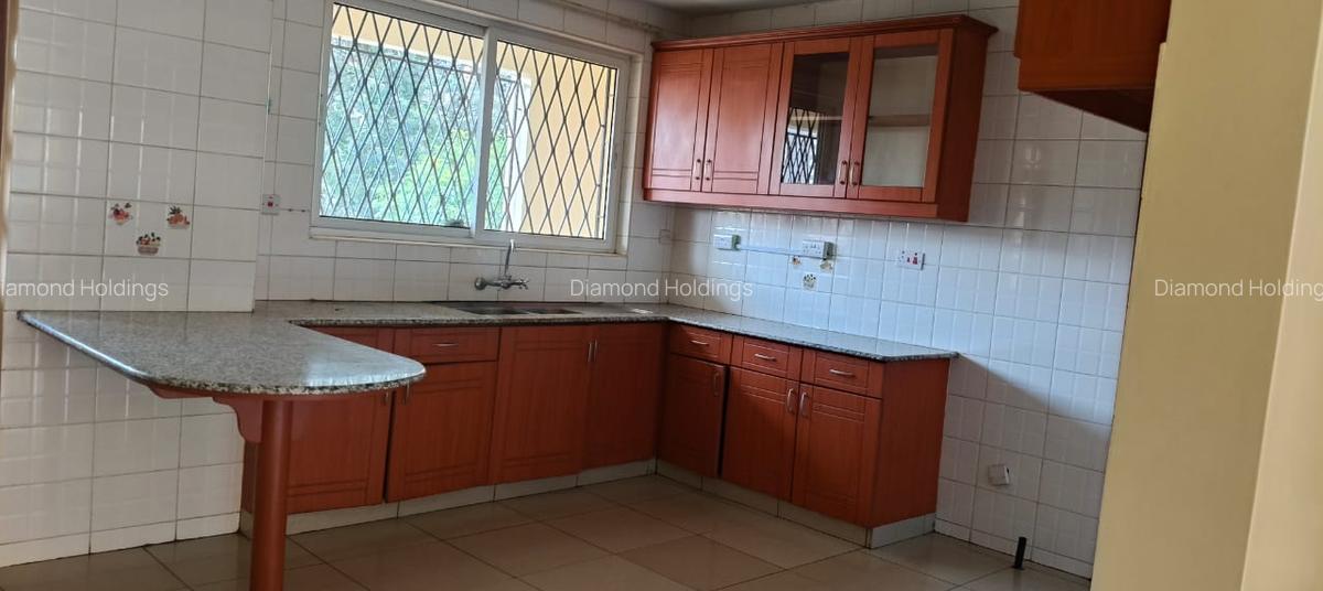 3 Bed Apartment with En Suite at Parklands - 3