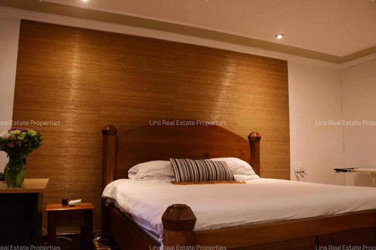 4 Bed Townhouse with En Suite in Brookside - 14